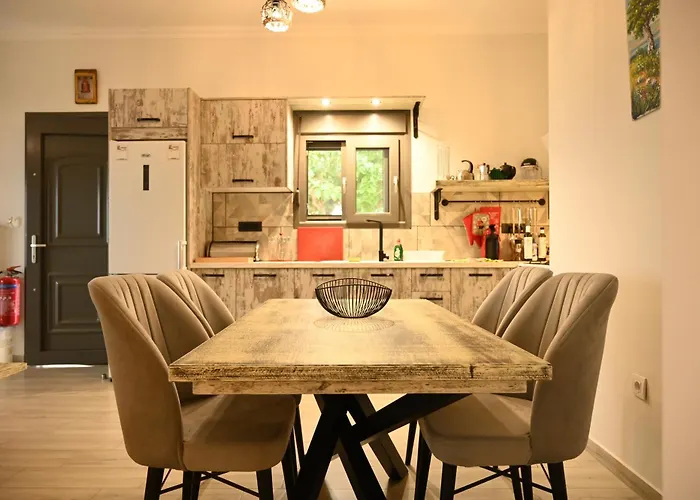 Liocharis Akro 1 לואורדטה